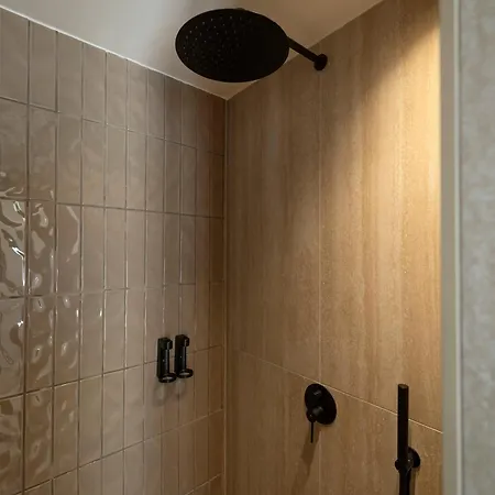 Anemelia Way Of Living מלון דירות 4*