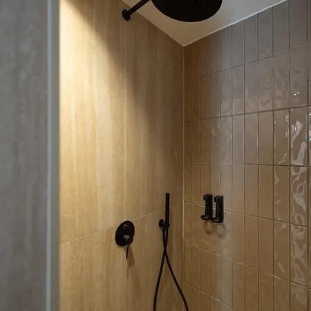 Anemelia Way Of Living מלון דירות 4*